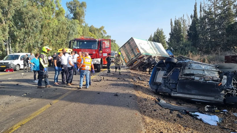 זירת התאונה בכביש 4