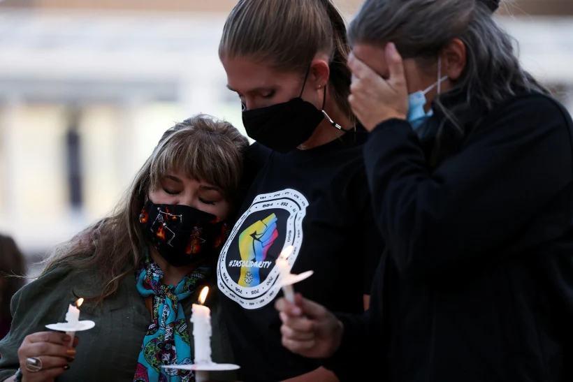 אזכרה לזכר הלנה האצ'ינס צלמת ירי סרט הוליווד אלק בולדווין