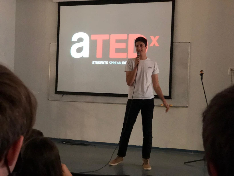 זיו הדר בהרצאה