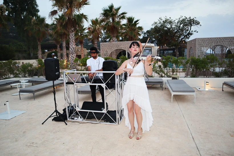 מופע דיפהאוס בשקיעה הסיציליאני