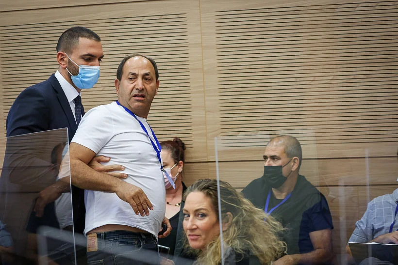 רמי לוי כשהוצא מהדיון בוועדת הכלכלה