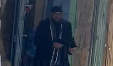 פאדי אבו שחידם בזירת הפיגוע בירושלים