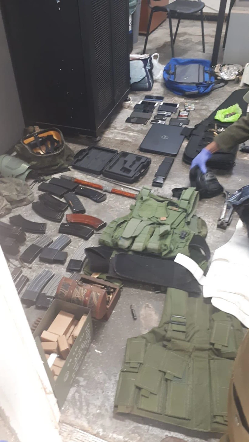 חומרי נפץ ואמצעי לחימה שמצאו השב''כ