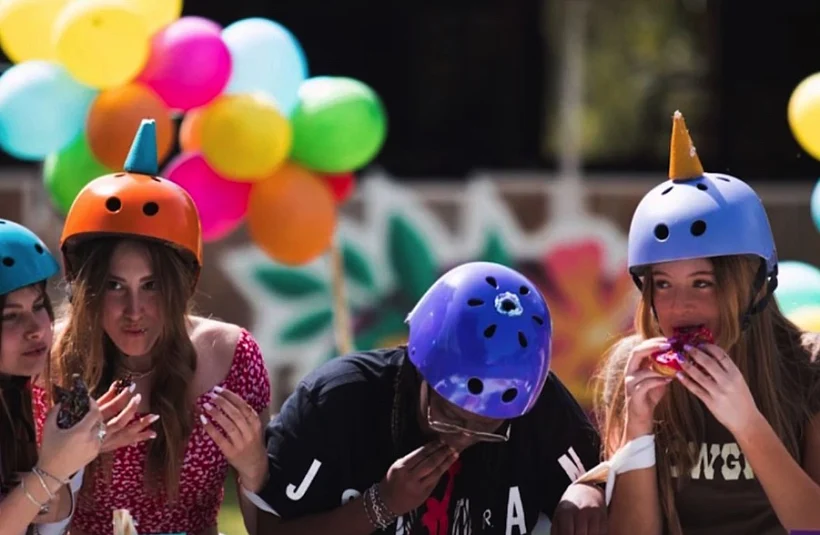 שאיין קאמל ב׳בנים והבנות׳. קרדיט: אינסטגרם