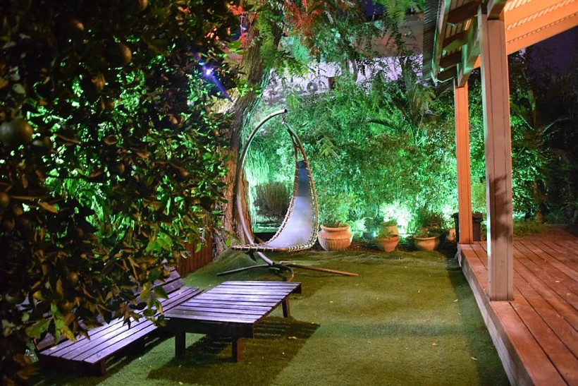 הגן באחוזה בירדן