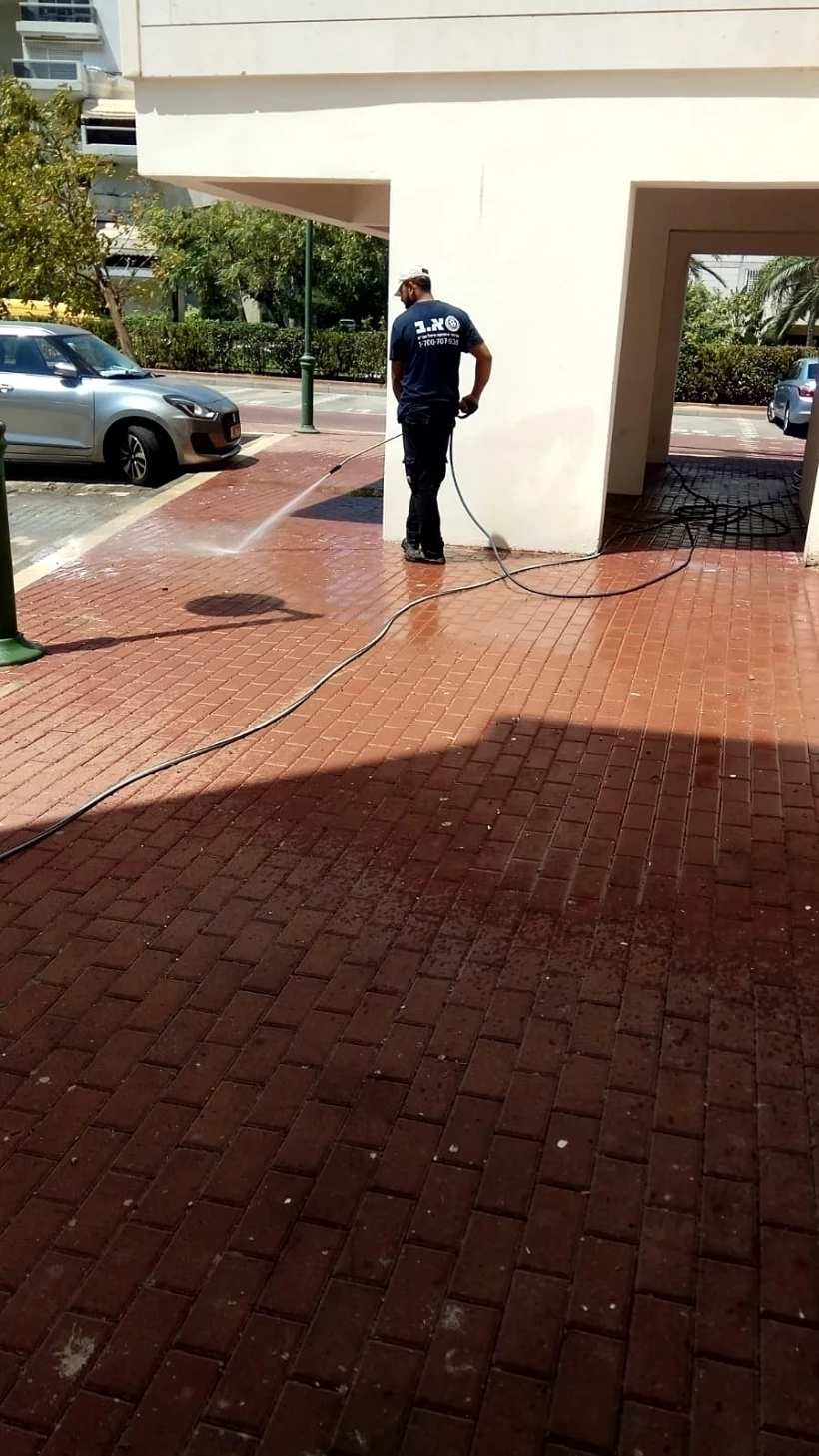 א.ב שירותי תחזוקה וניהול