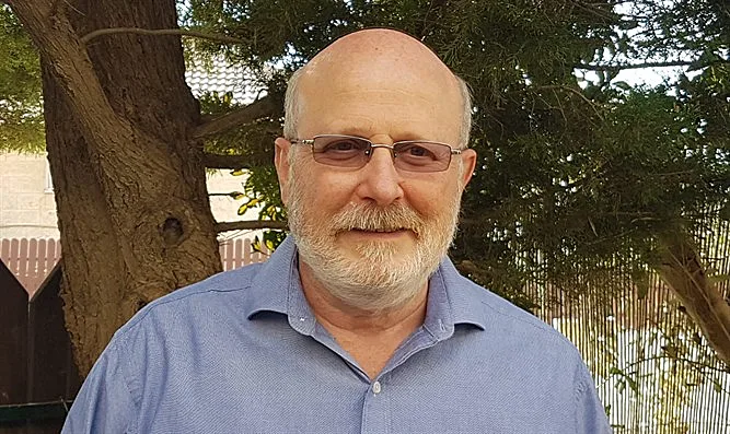 מיכאל (מיכי) וסרטייל