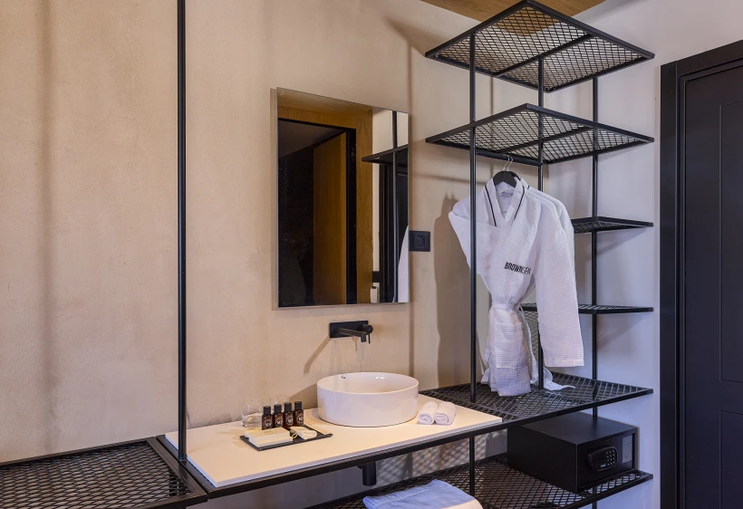 מלון בראון ברוט, המסעדה הבאה