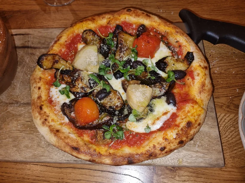 אחת הפיצות הכי טובות שתאכלו