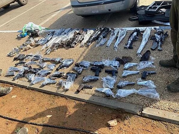 כלי נשק בשווי מיליונים שנתפסו על ידי המשטרה