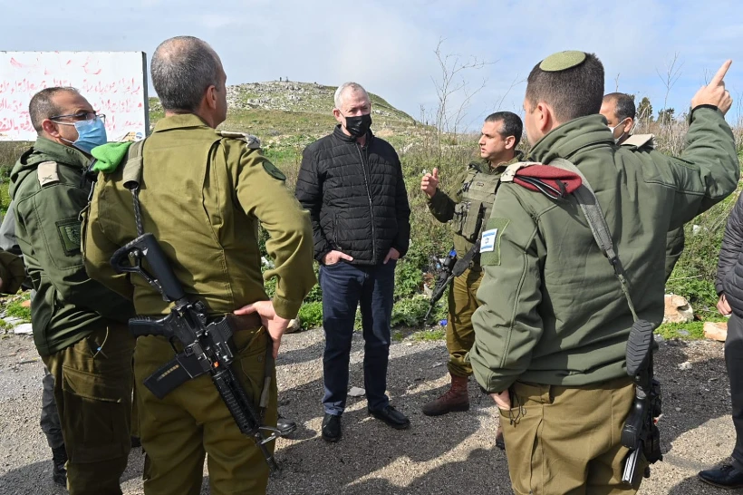 שר הביטחון בני גנץ בסיור בשומרון