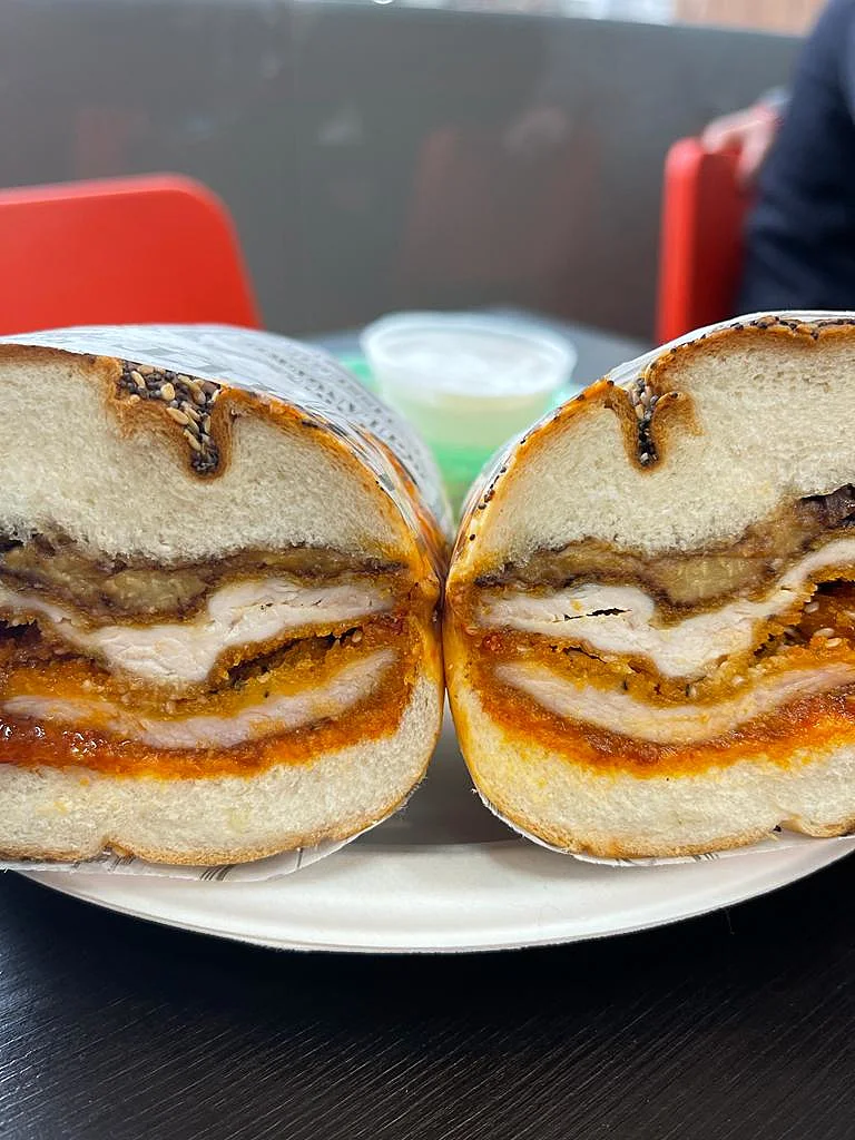 הסנדוויץ' של אמא, סנדוויץ' יום שישי, שניצל בחלה