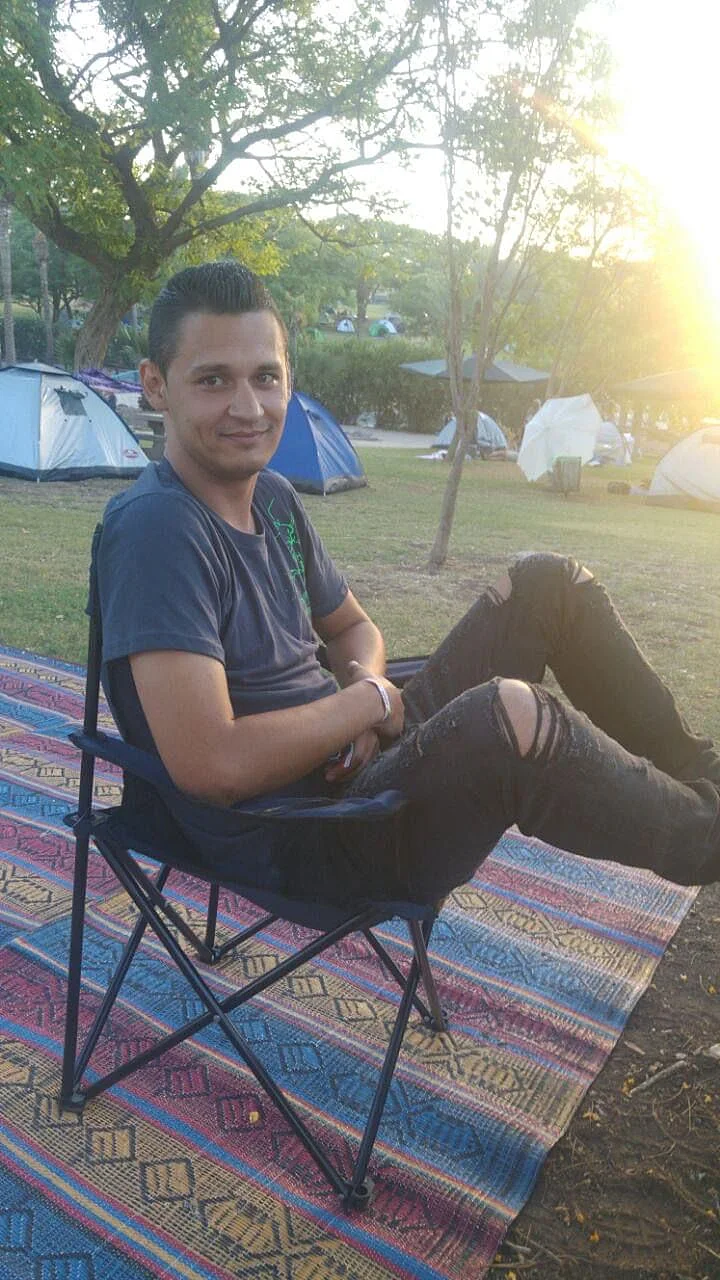 אדוארד לוס, תושב תל אביב בן 32 שרוצה להתנדב להילחם בחזית האוקראינית מול הרוסים