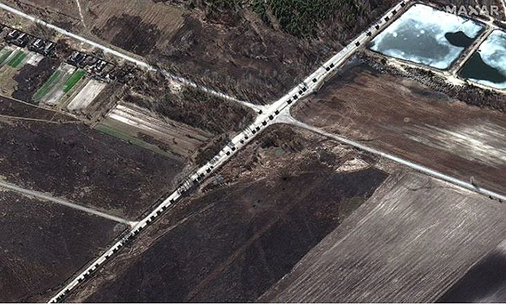 שיירה רוסית באורך עשרות ק''מ בדרכה לבירה האוקראינית