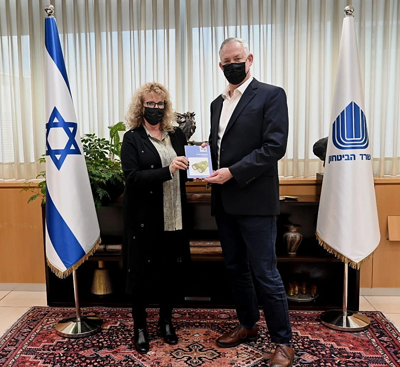 בני גנץ רחלי טבת ויזל דו''ח נציבת קבילות החיילים חיילים צה''ל