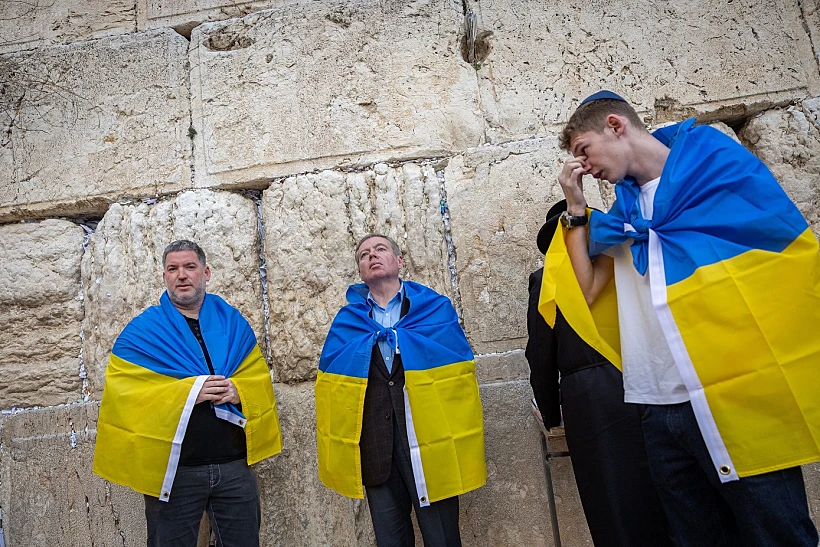 יוזם הפעילות ארי שוורץ ושגריר אוקראינה בישראל איבגן קורניצ'וק