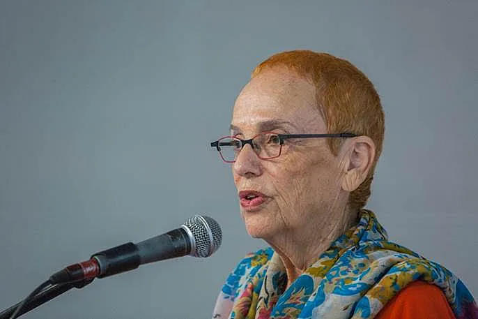 דבורה הברפלד