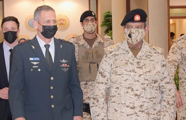 הרמטכ''ל אביב כוכבי בביקור עבודה בבחריין