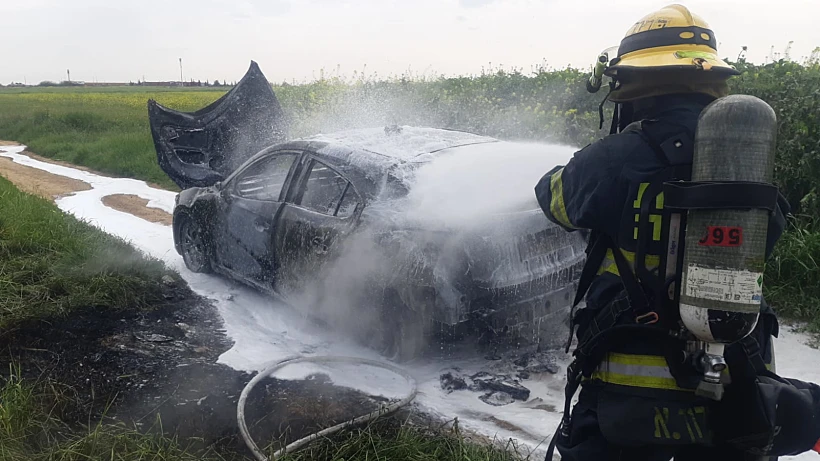 הרכב שעלה באש באשקלון לאחר ניסיון החיסול