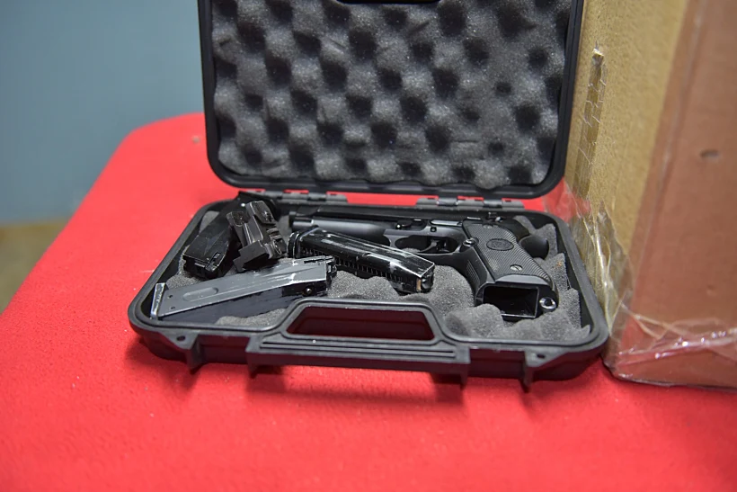 נשק שנמצא בבתי החשודים באום אל-פחם בעקבות הפיגוע בחדרה