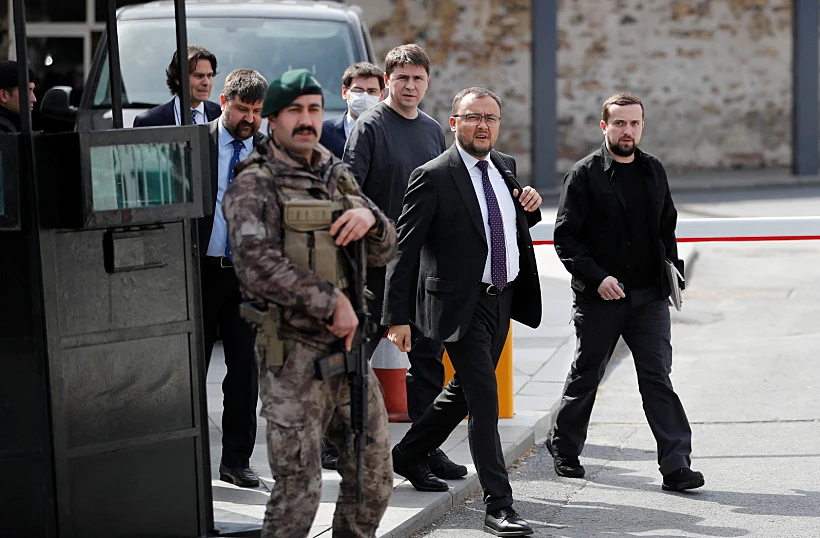 מיכאלו פודוליאק, יועצו של הנשיא זלנסקי, בשיחות בטורקיה