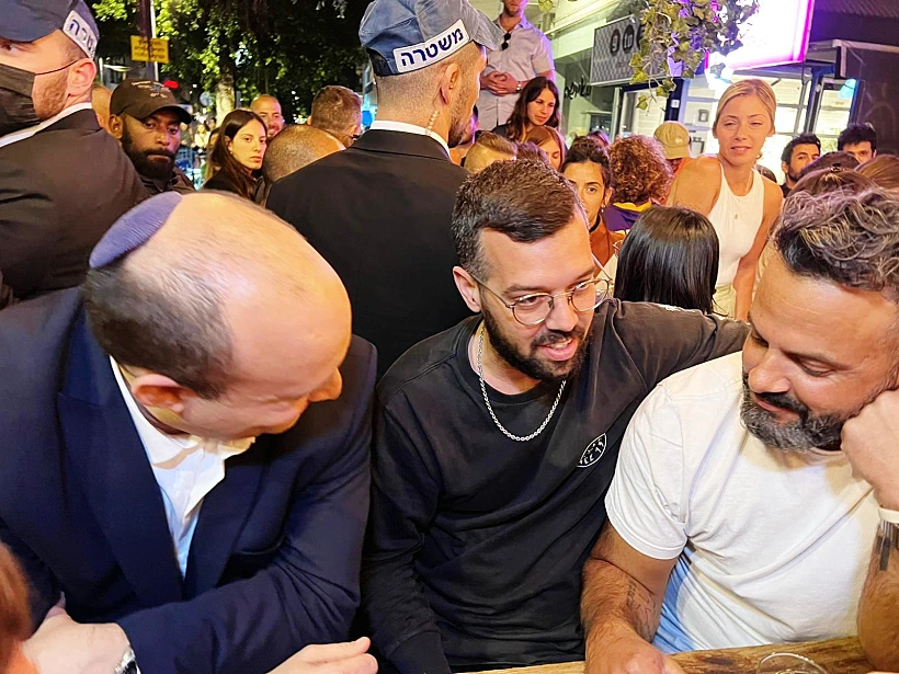 ראש הממשלה בנט בביקור בבר האילקה בת''א שבו אירע הפיגוע