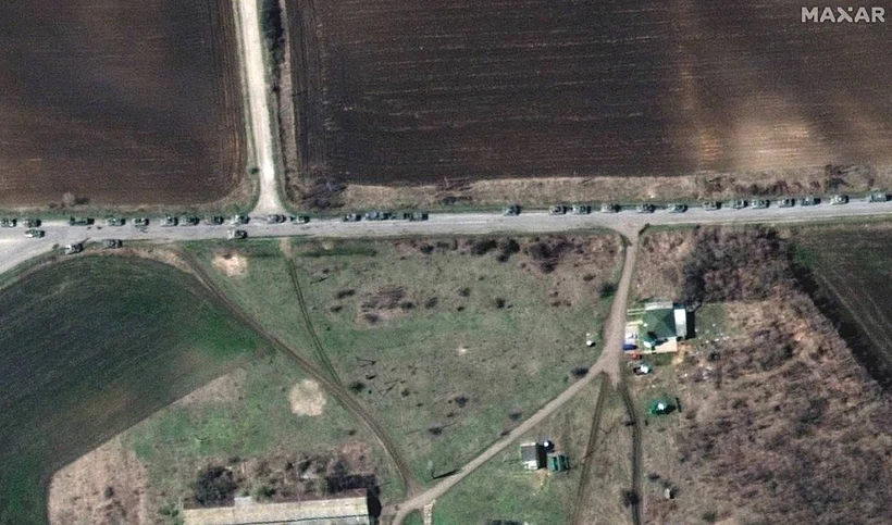 שיירה רוסית צבאית לקראת תקיפה במזרח אוקראינה