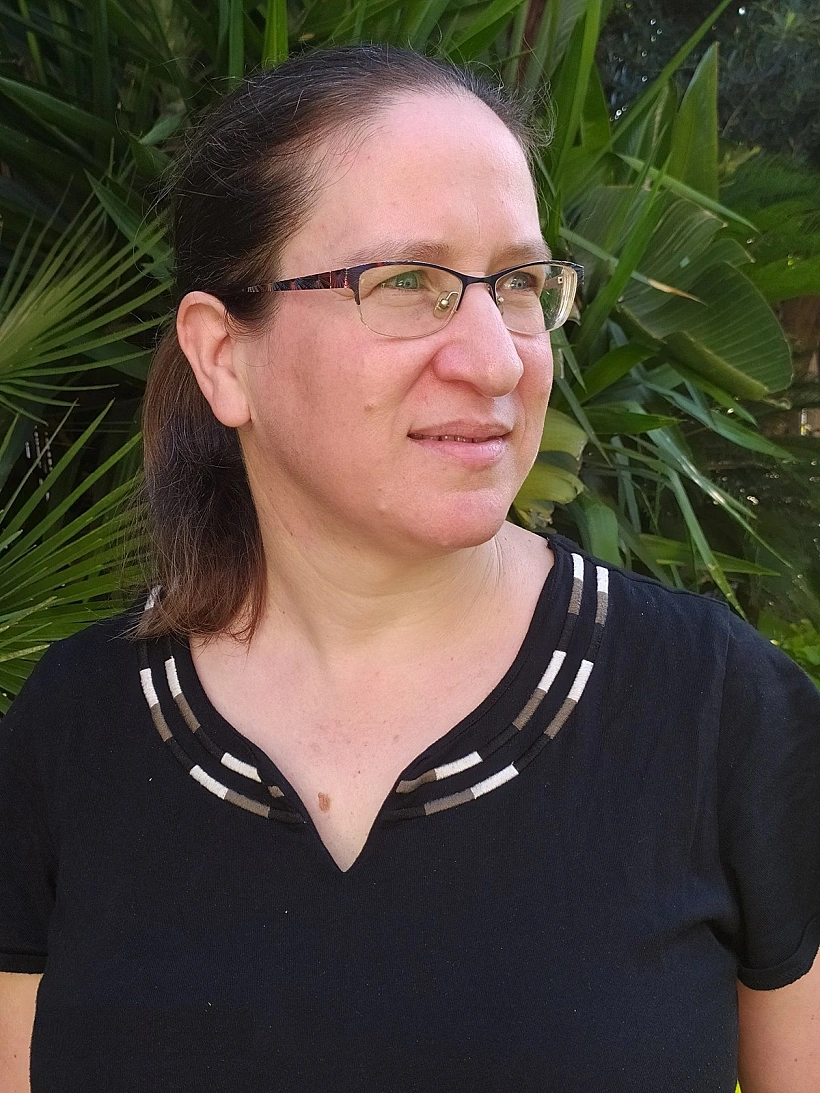 פרופ׳ חוי דרייפוס, היסטוריונית