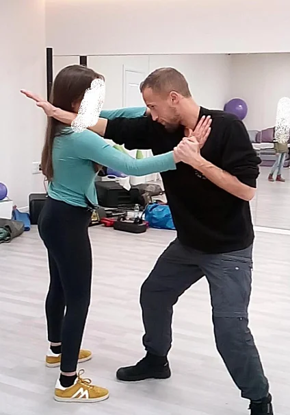 דור גורן באימון נשים להגנה עצמית