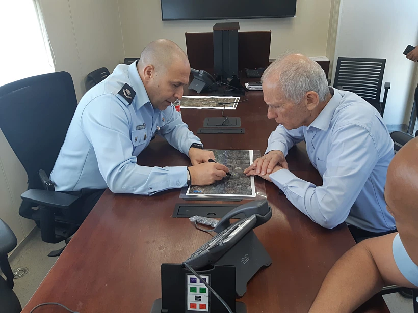 שר הבט''פ ומפקד מחוז מרכז