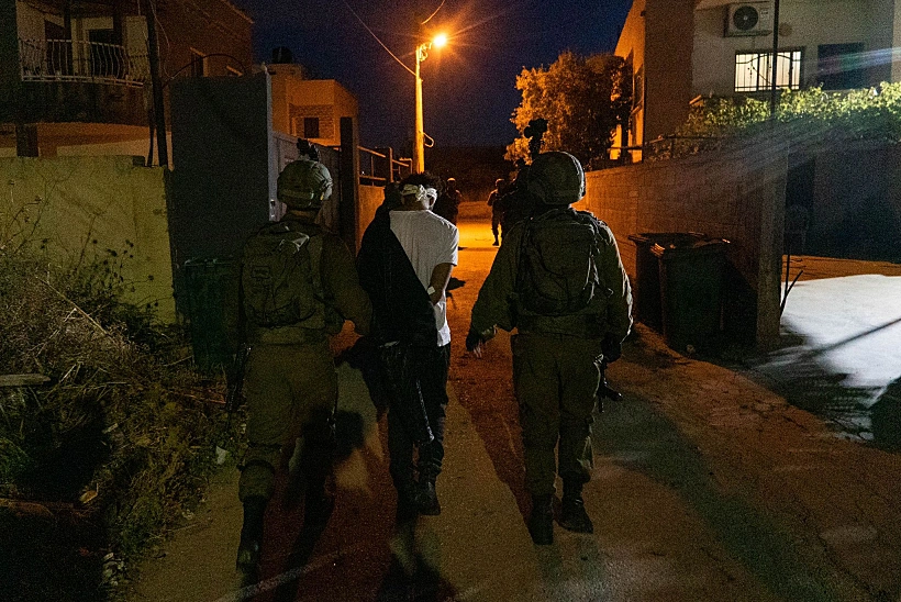 כוחות צה''ל במעצר מבוקשים בכפר רומאנה