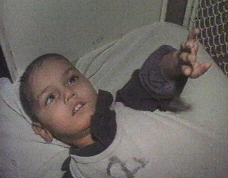 אבודים עונה 14, בית ילדים ברומניה הקומוניסטית, ילדי צ'אושסקו