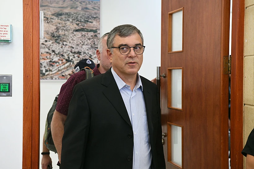 שלמה פילבר מגיע לבית המשפט לקראת חקירתו הנגדית