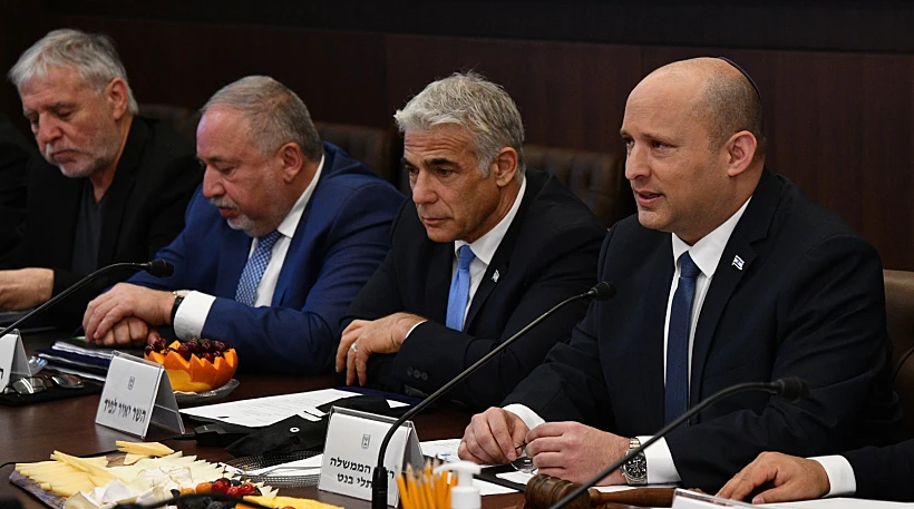 רה''מ נפתלי בנט, שר החוץ יאיר לפיד, שר האוצר אביגדור ליברמן ושר הרווחה מאיר כהן בישיבת הממשלה