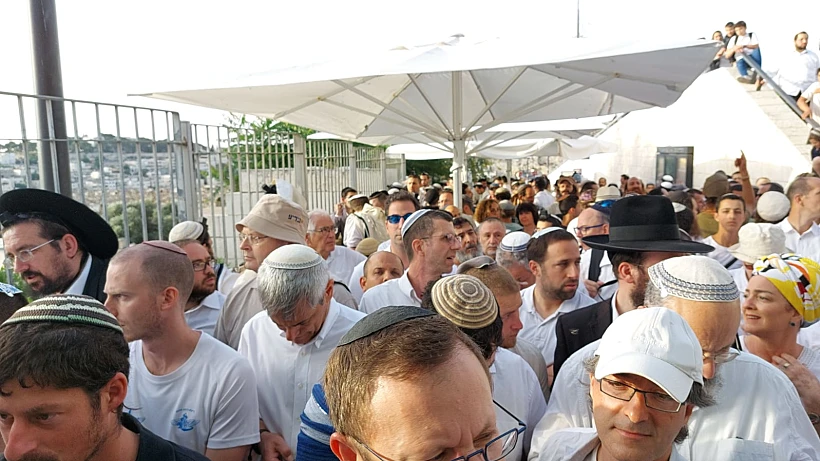 מתפללים יהודים הר הבית יום ירושלים