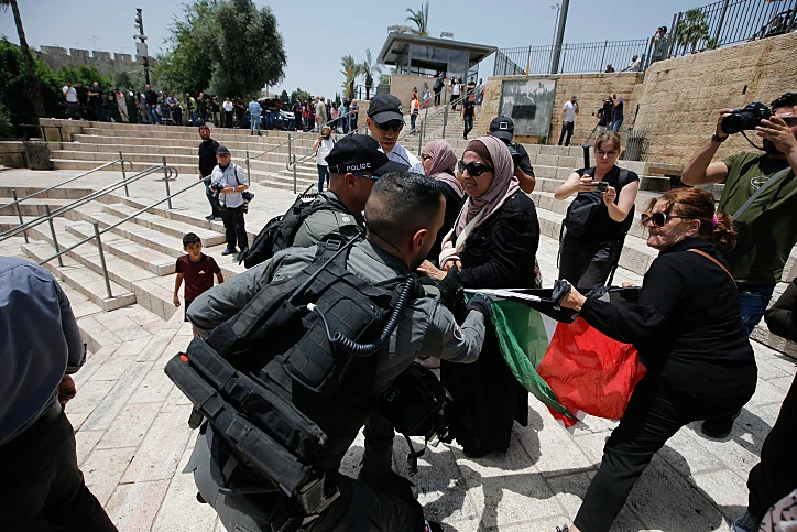 עימותים בשער שכם, מצעד הדגלים