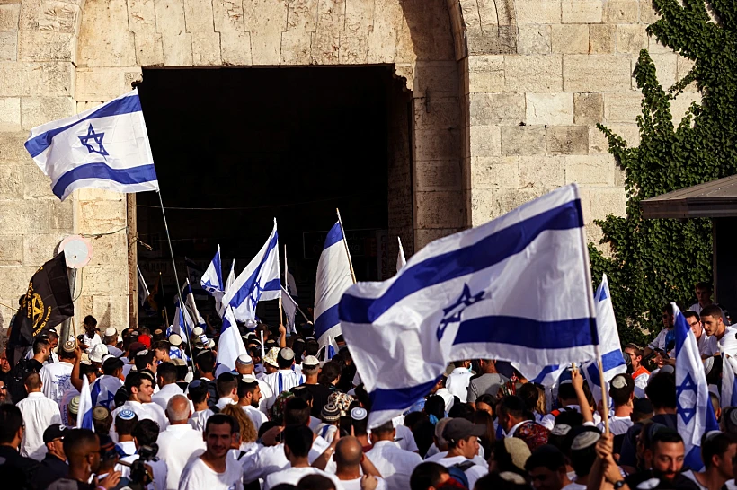 מצעד הדגלים בשער שכם