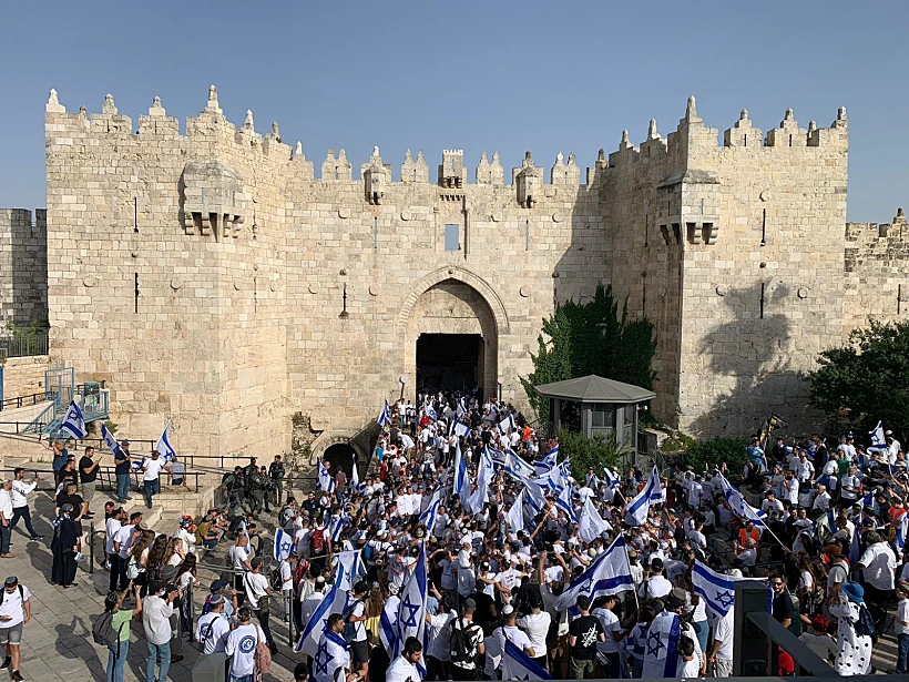 צעדת הדגלים בשער שכם