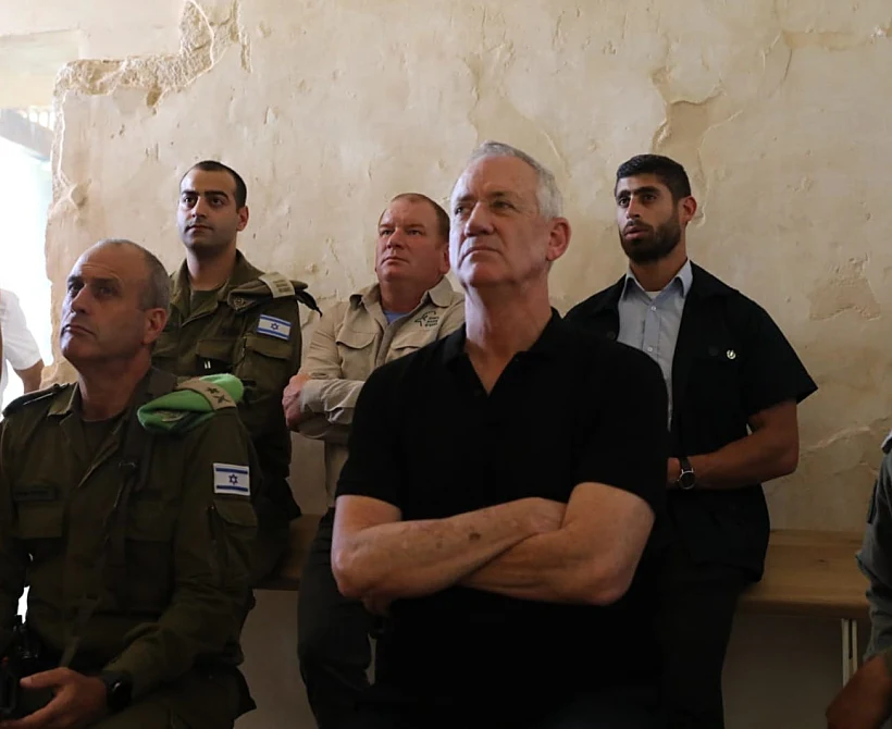 שר הביטחון בני גנץ באוגדת איו''ש