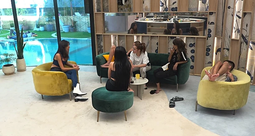 הדיירים בפינת הישיבה | האח הגדול 4