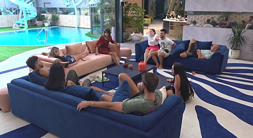 הדיירים שרים בסלון | האח הגדול 4