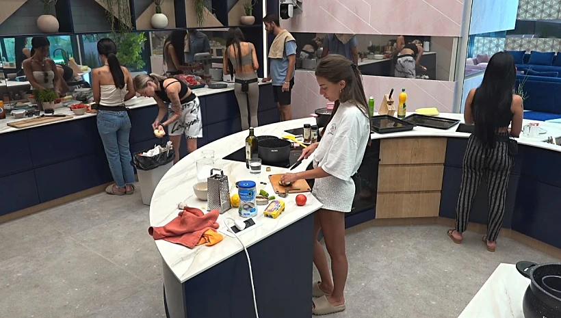 הדיירים בהכנות לארוחת שישי | האח הגדול 4