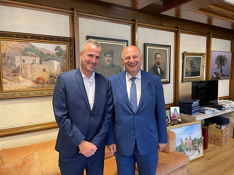 עו''ד ניר יסילוביץ' ושר המשפטים של יוון