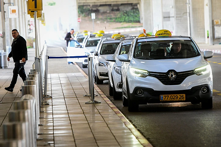 .מוניות בנמל התעופה בן-גוריון