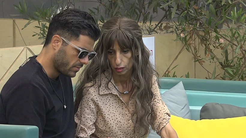 דינה ואליאב בחצר | האח הגדול