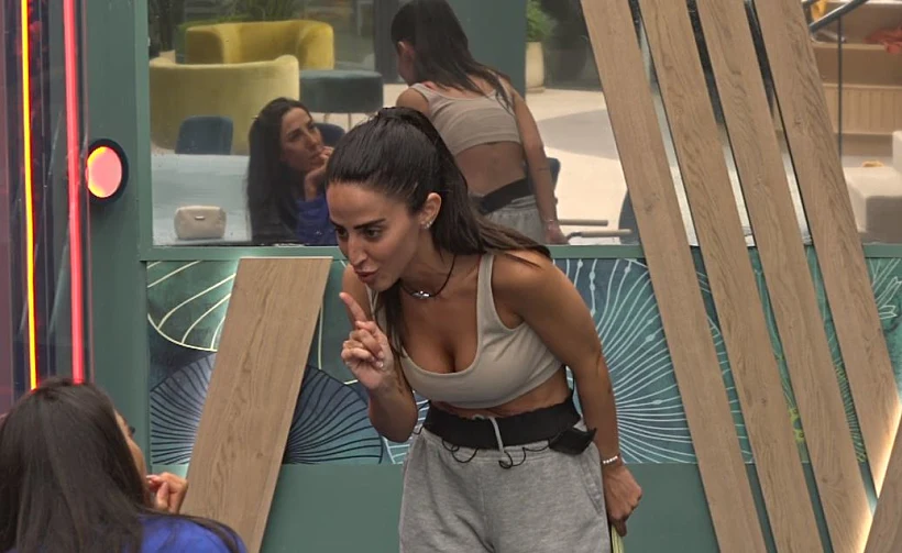 בר | האח הגדול עונה 4