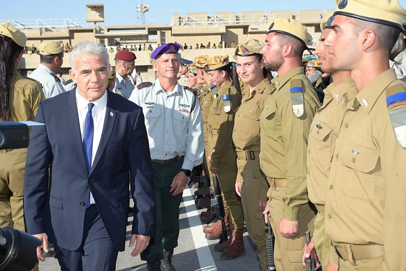 ראש הממשלה יאיר לפיד בטקס סיום קורס קצינים בבה''ד 1