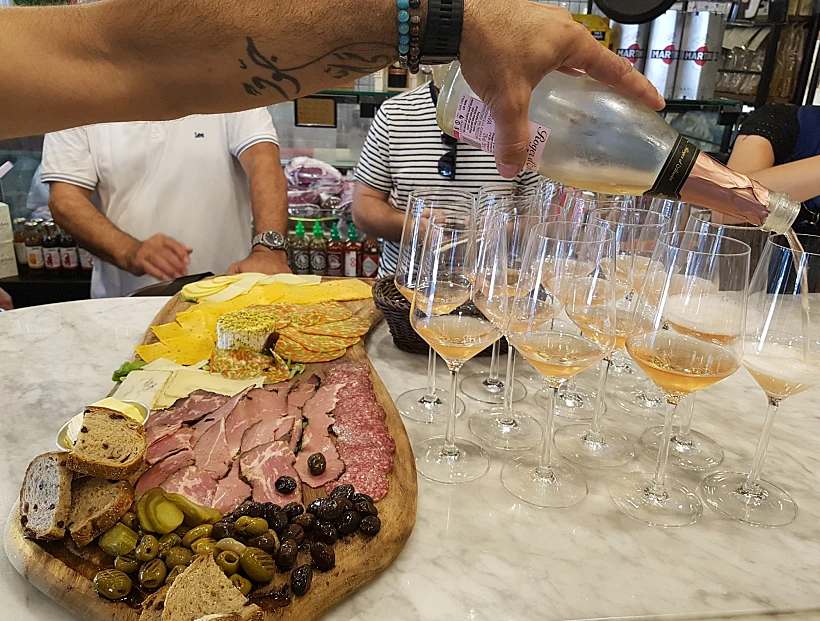 נישנושים במרתה. צילום: ינינה זסלבסקי אפק