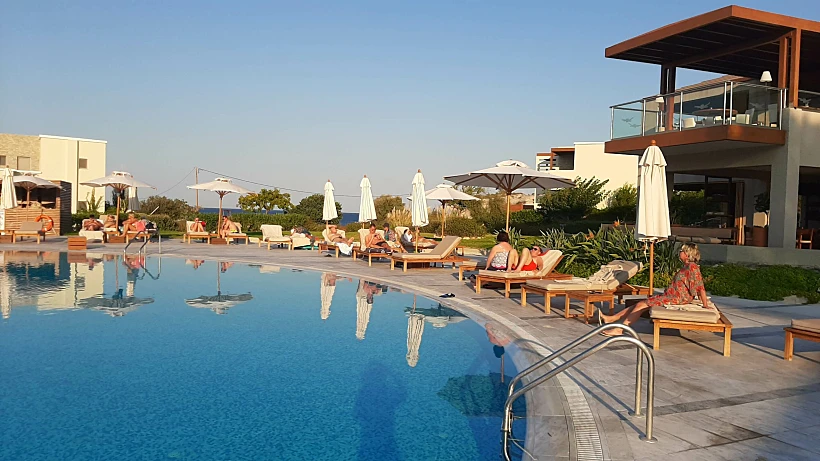 מתחם המסעדות בPort Royal Villas and Spa