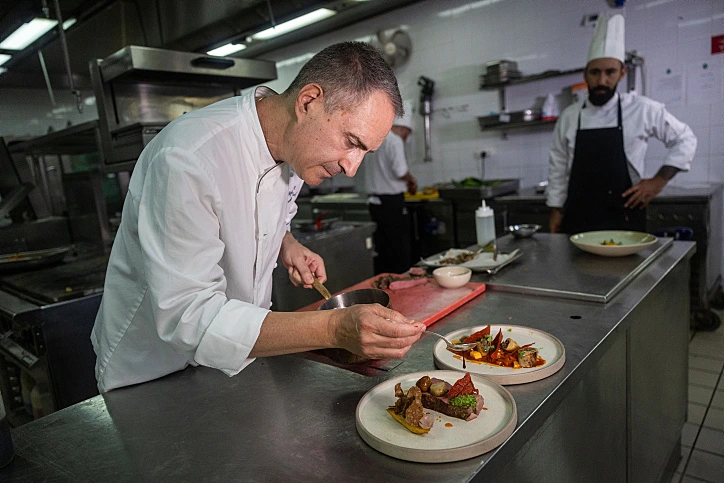 השף במלון וולדורף אסטוריה מתכונן להגעת הנשיא ביידן